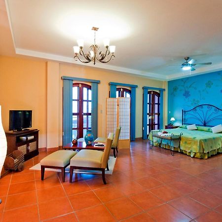 Hotel Los Arcos Estelí Стая снимка