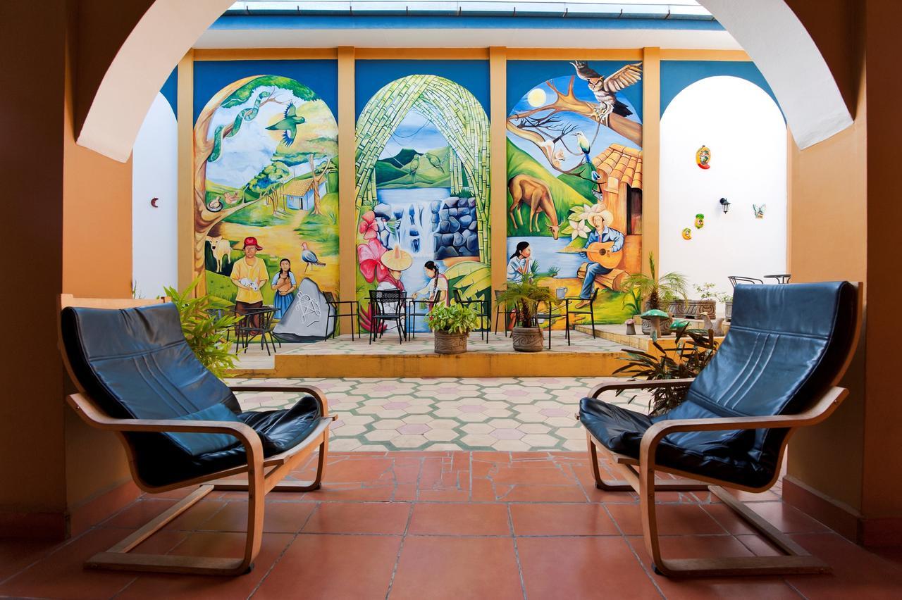 Hotel Los Arcos Estelí Екстериор снимка